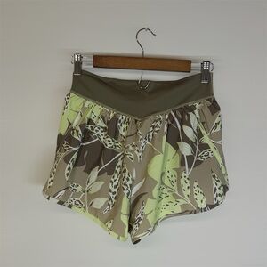 Aerie Offline Gym Shorts Women’s Size Medium | Running Athletic Sharp Green Leaf